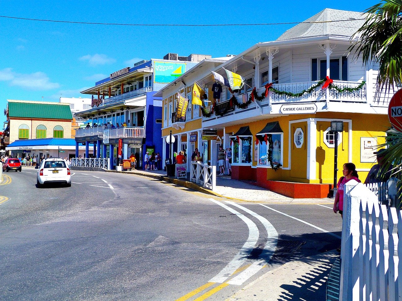 Top 10 Tax-Free Havens for Your Bootstrapped Tech Startup